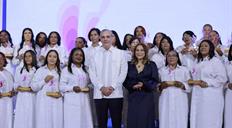 Gobierno reconoce a 35 emprendedoras por sus aportes a la econom&iacute;a local