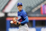 Shohei Ohtani vuelve a lanzar en el bullpen mientras recupera sensaciones en la rodilla