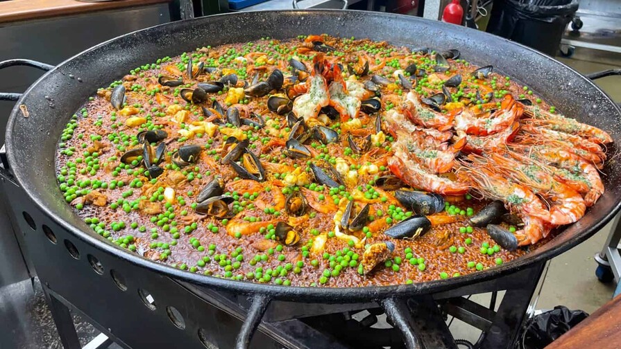 La paella más viral de Londres no la cocinan españoles La paella más viral de Londres no la cocinan españoles