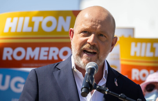 Candidato republicano a gobernador de California busca atraer a votantes que rechazan a Trump