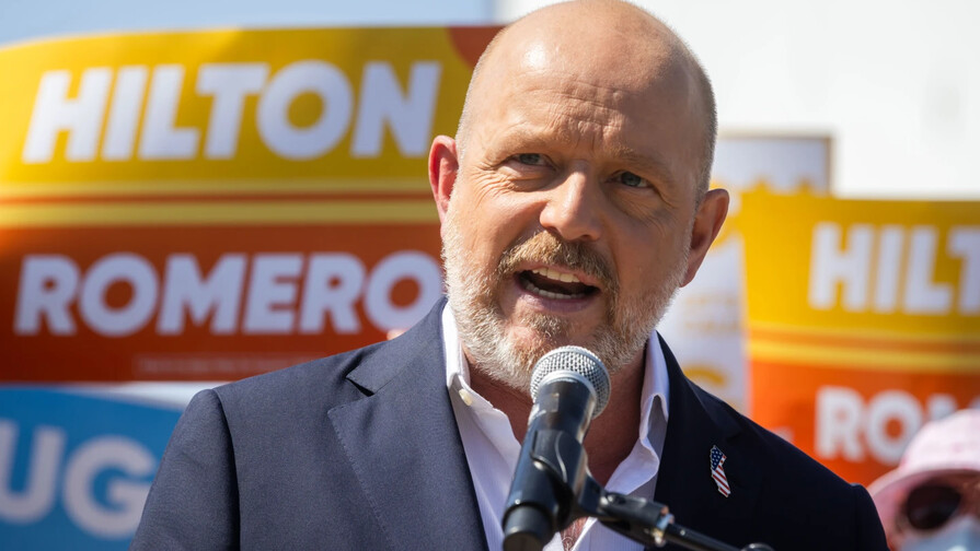 Candidato republicano a gobernador de California busca atraer a votantes que rechazan a Trump