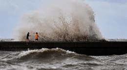 La tormenta tropical Bertha toca tierra en Luisiana y mantiene en alerta a la costa del Golfo