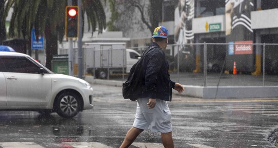 Lluvias continuar&aacute;n ma&ntilde;ana lunes en varias localidades del pa&iacute;s por efectos de una vaguada