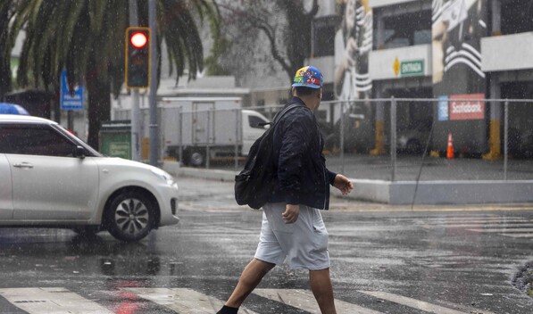 Vaguada provocar&aacute; lluvias pero el ambiente continuar&aacute; caluroso por el polvo del Sahara este lunes