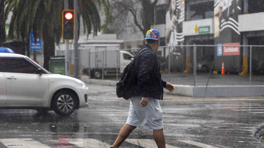 Onda tropical provocará aguaceros, tormentas eléctricas y calor intenso este sábado
