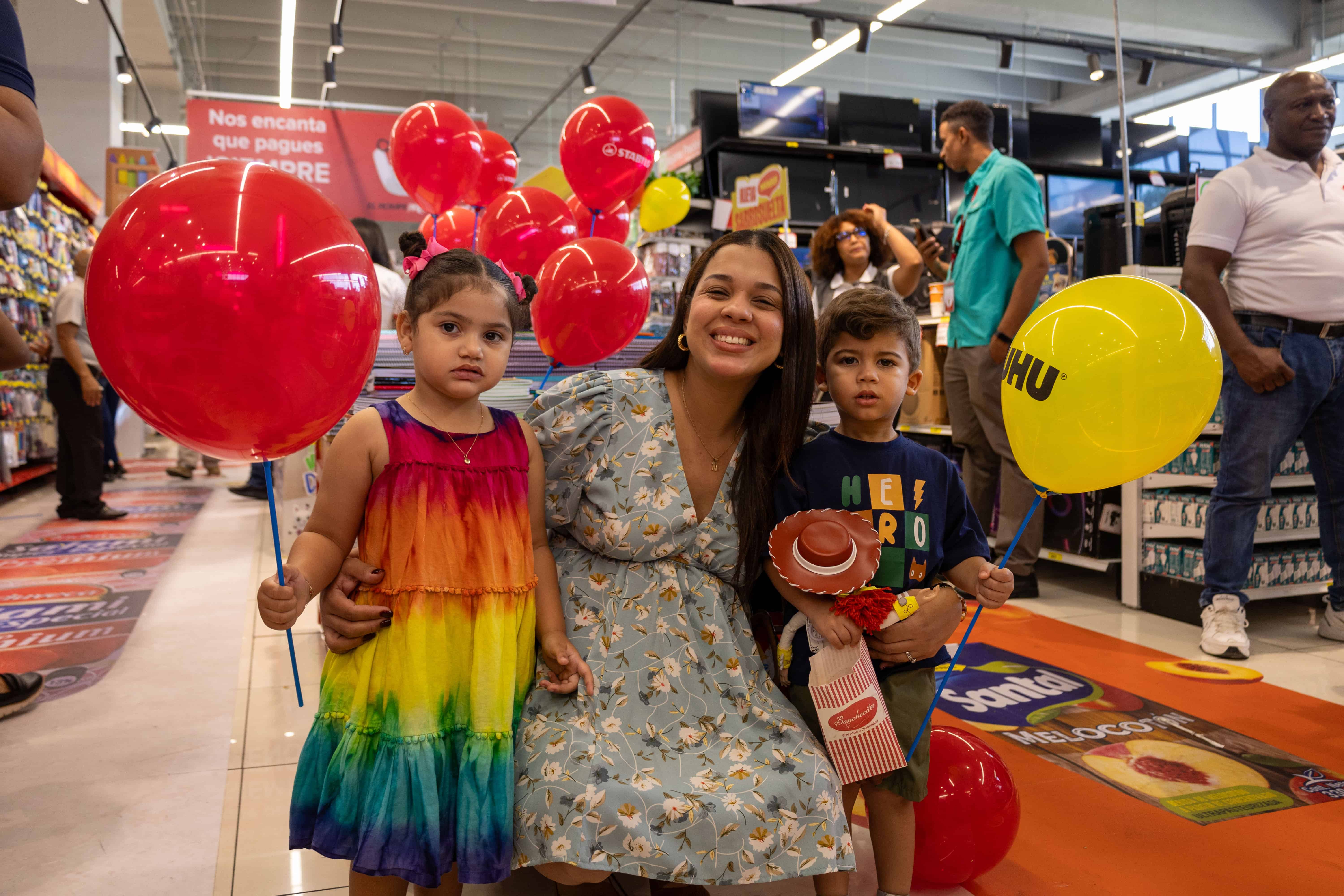 Elif De la Rosa, Nicole Torres y Liam De la Rosa