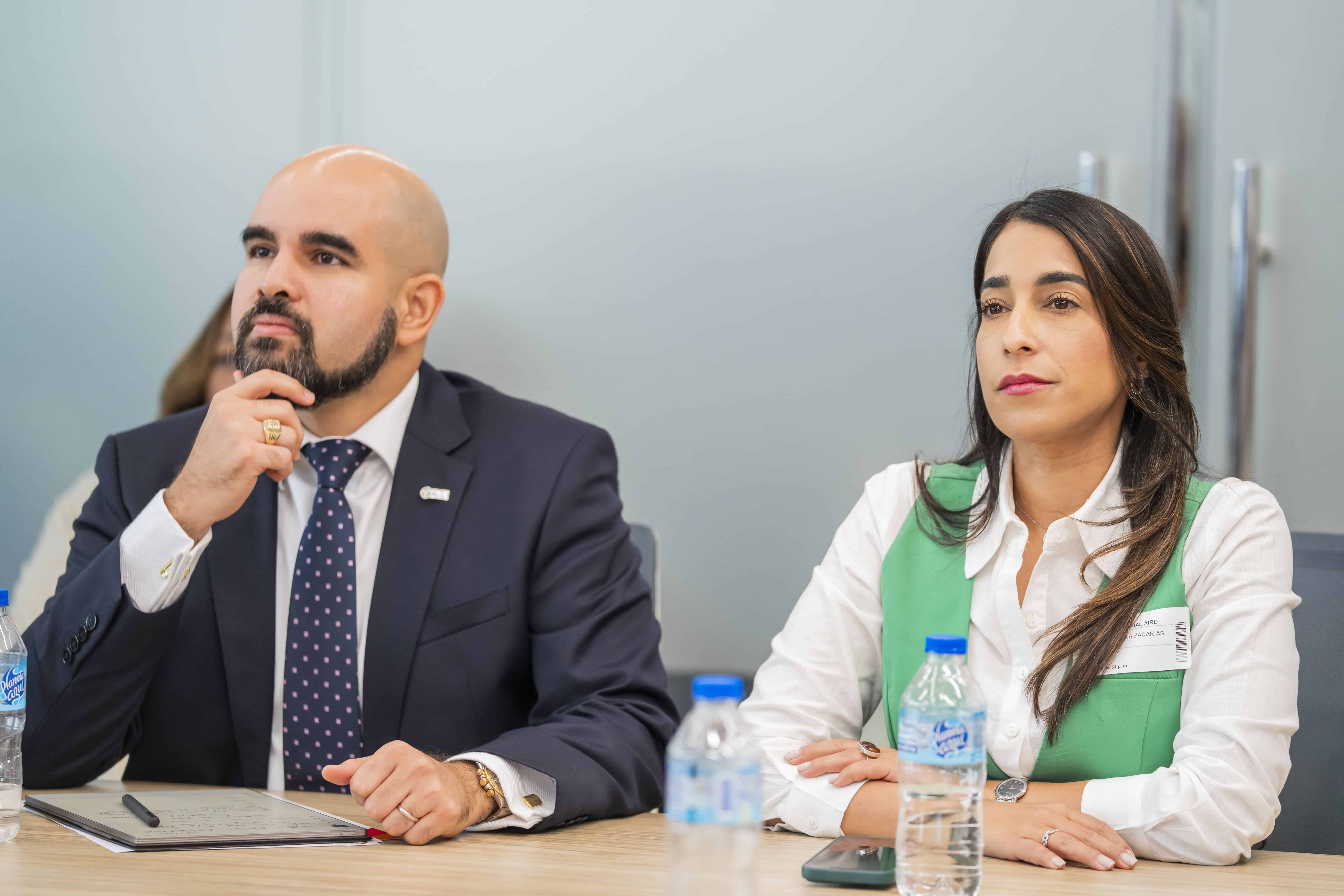 Boris de León, presidente de ANJE y Gloria Zacarias, presidenta de Asodircom.
