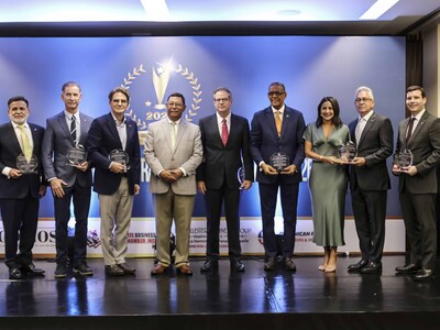 Entregan Reconocimientos a Trayectoria Empresarial Santo Domingo 2026