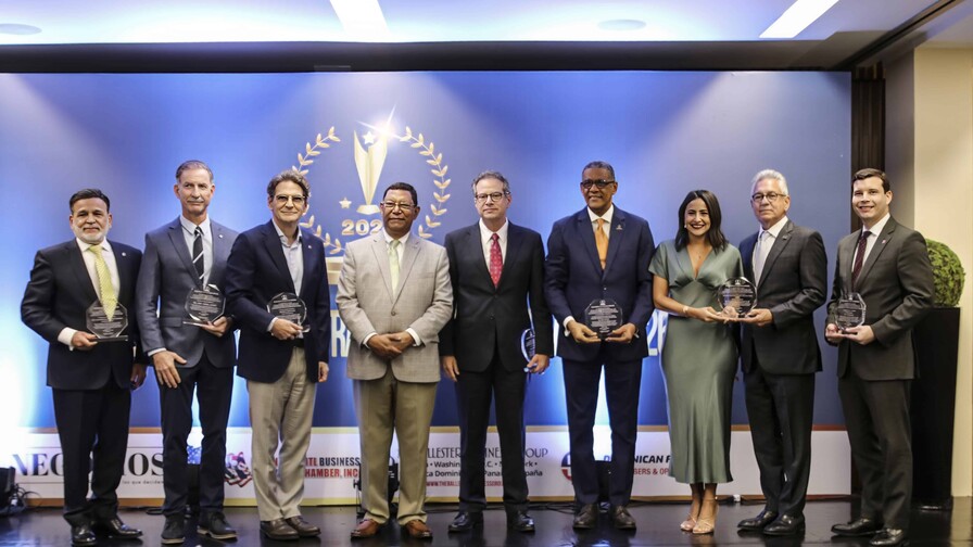 Destacan galardonados en Reconocimientos a la Trayectoria Empresarial Santo Domingo 2026