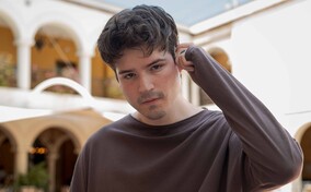 Emilio Trevi&ntilde;o, la voz latina de Timoth&eacute;e Chalamet, revela su v&iacute;nculo con Rep&uacute;blica Dominicana