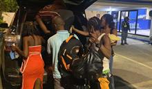 La Polic&iacute;a intercepta yipeta con 10 haitianos indocumentados en Mao