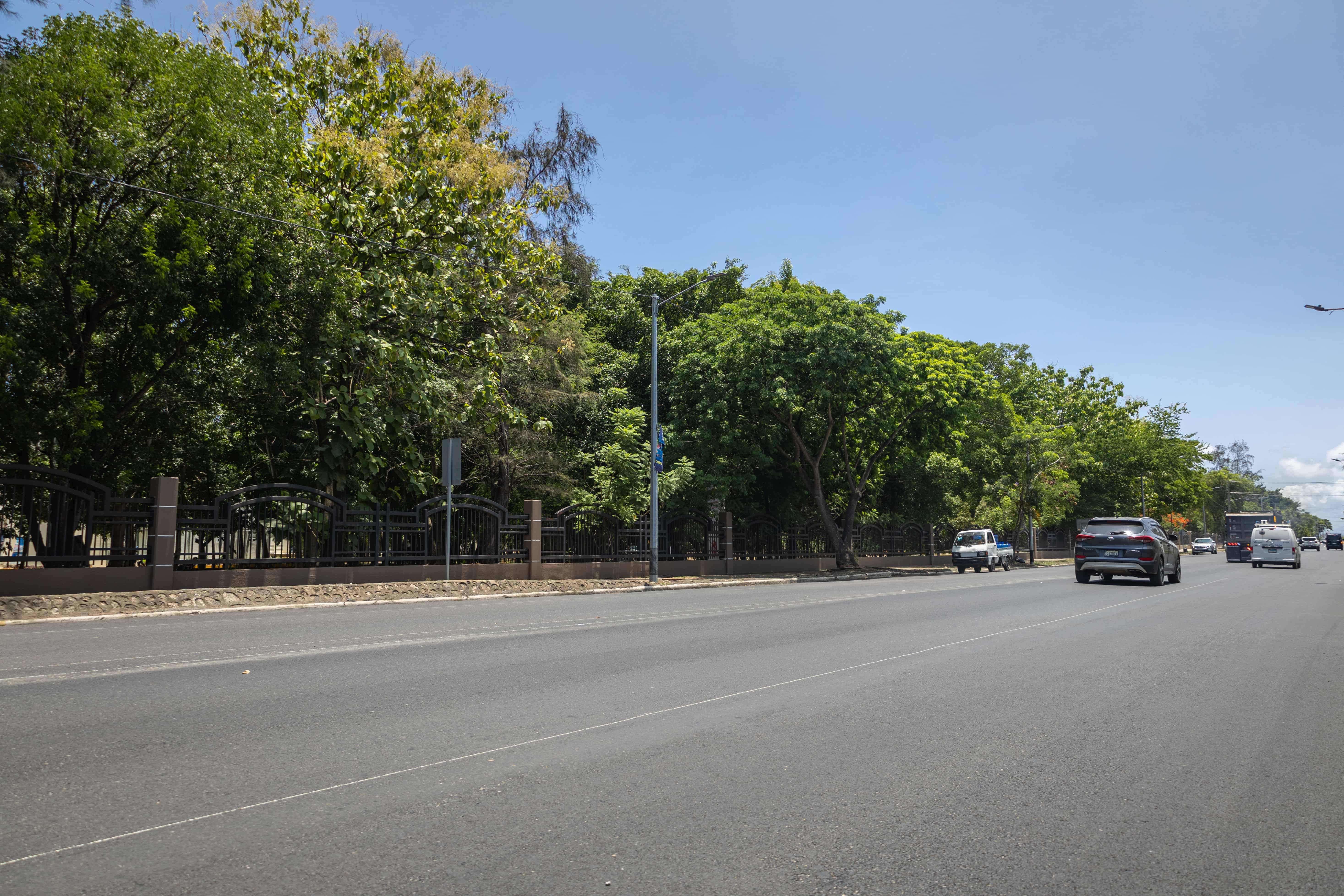 Alrededores del parque del Este con c&aacute;maras, sem&aacute;foros, y calles asfaltadas