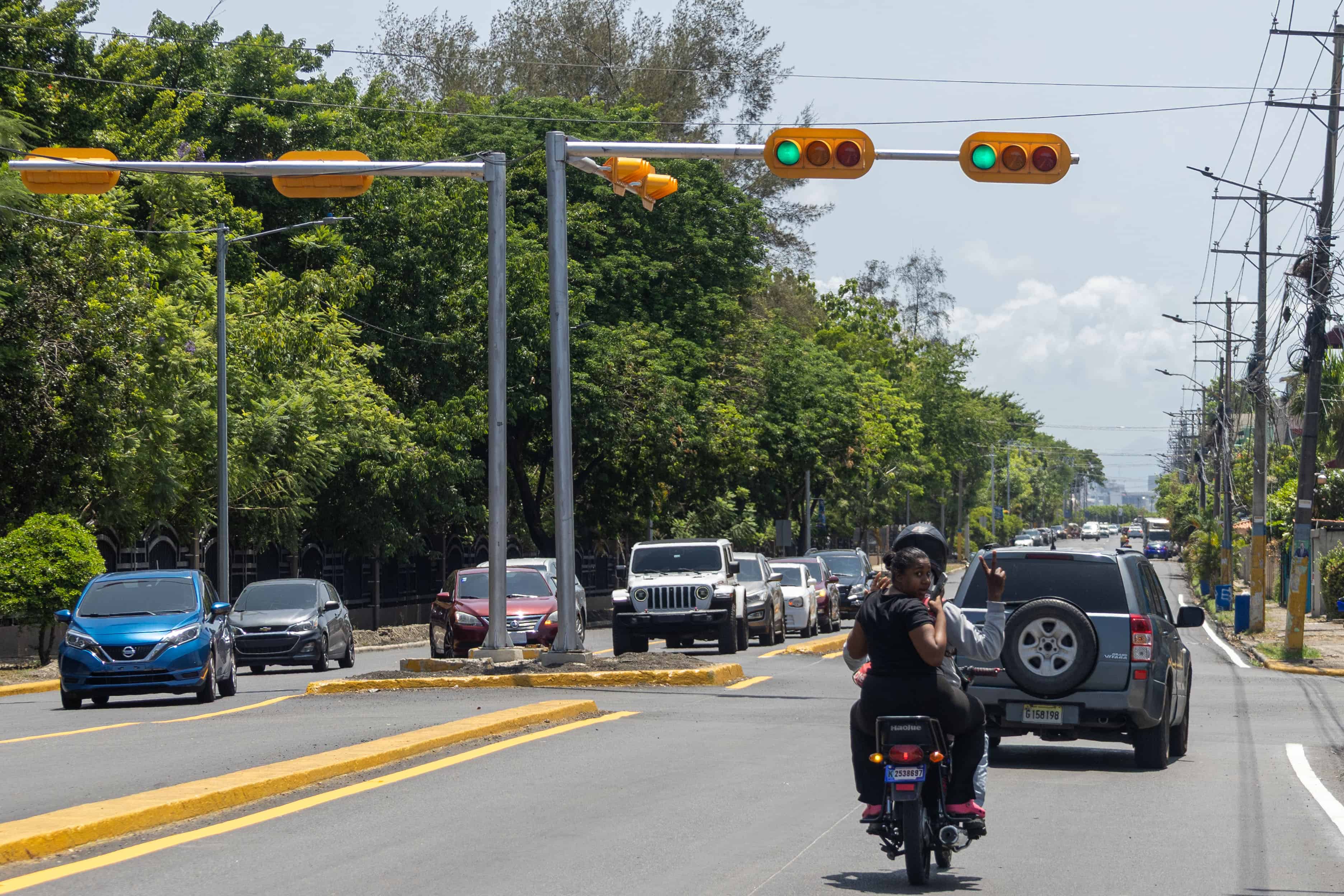 Alrededores del parque del Este con c&aacute;maras, sem&aacute;foros, y calles asfaltadas