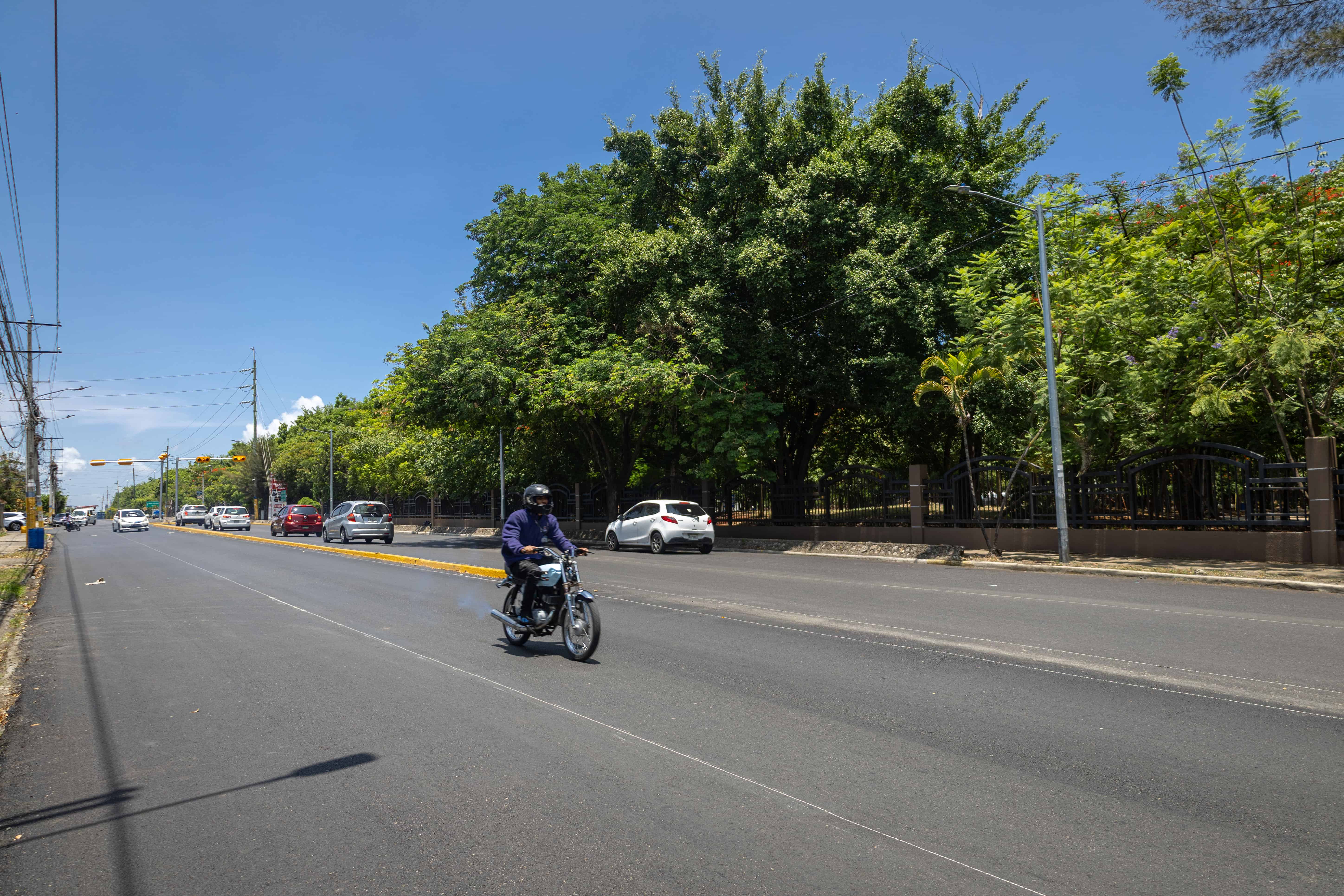 Alrededores del parque del Este con c&aacute;maras, sem&aacute;foros, y calles asfaltadas