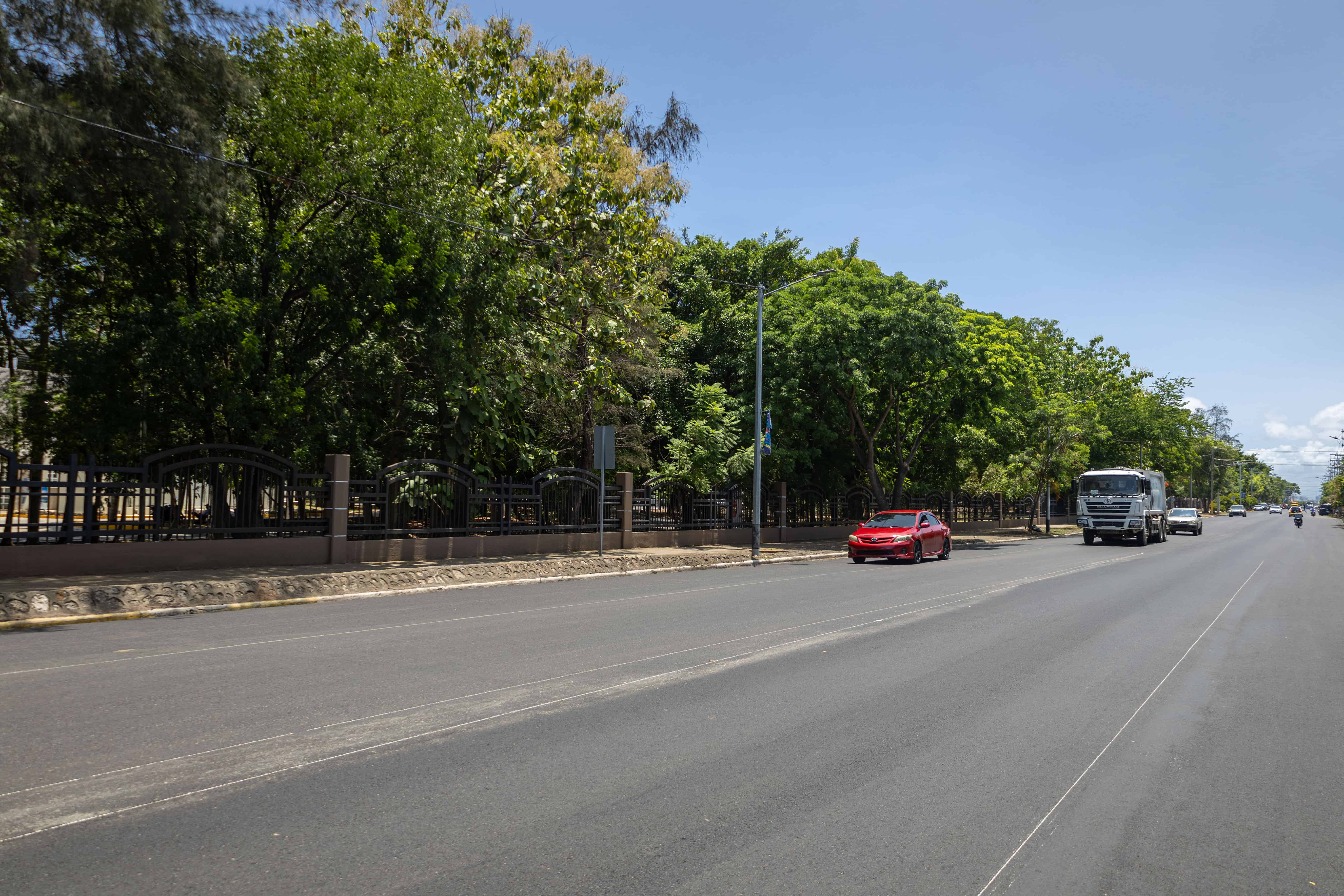 Alrededores del parque del Este con c&aacute;maras, sem&aacute;foros, y calles asfaltadas