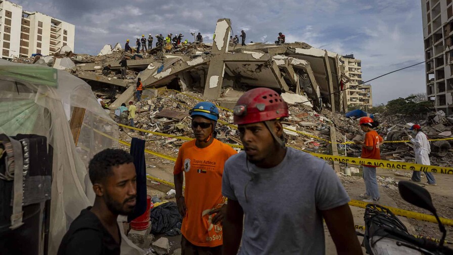 Del rescate a la remoción de escombros, un mes de los sismos en la zona cero de Venezuela