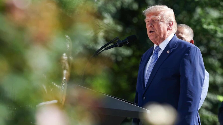 Trump agradece al rey de Marruecos por dar su nombre a autopista del Sáhara de 1,055 kilómetros Trump agradece al rey de Marruecos por dar su nombre a autopista del Sáhara de 1,055 kilómetros