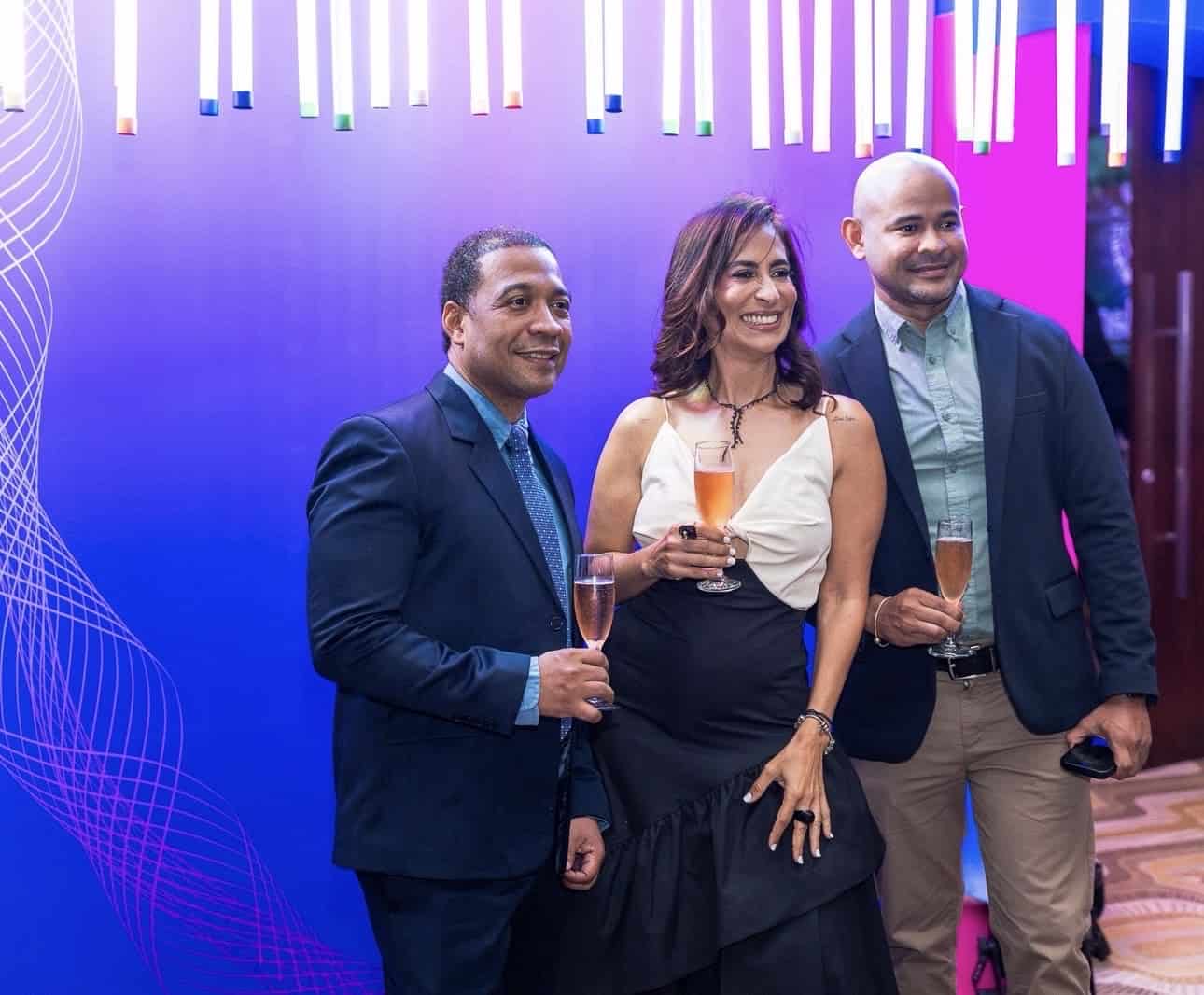 Dr. José Reyes, Loreley Vargas y Dr. Ruddy Guzmán.