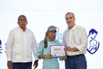 Abinader exhorta a los padres a proteger a sus familias y a acompañar a sus hijos Abinader exhorta a los padres a proteger a sus familias y a acompañar a sus hijos