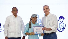 Abinader exhorta a los padres a proteger a sus familias y a acompa&ntilde;ar a sus hijos