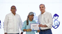 Abinader exhorta a los padres a proteger a sus familias y a acompa&ntilde;ar a sus hijos