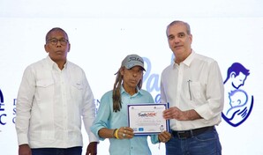 Abinader exhorta a los padres a proteger a sus familias y a acompañar a sus hijos