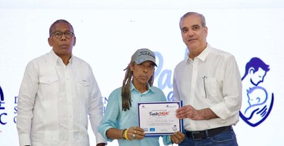 Abinader exhorta a los padres a proteger a sus familias y a acompa&ntilde;ar a sus hijos