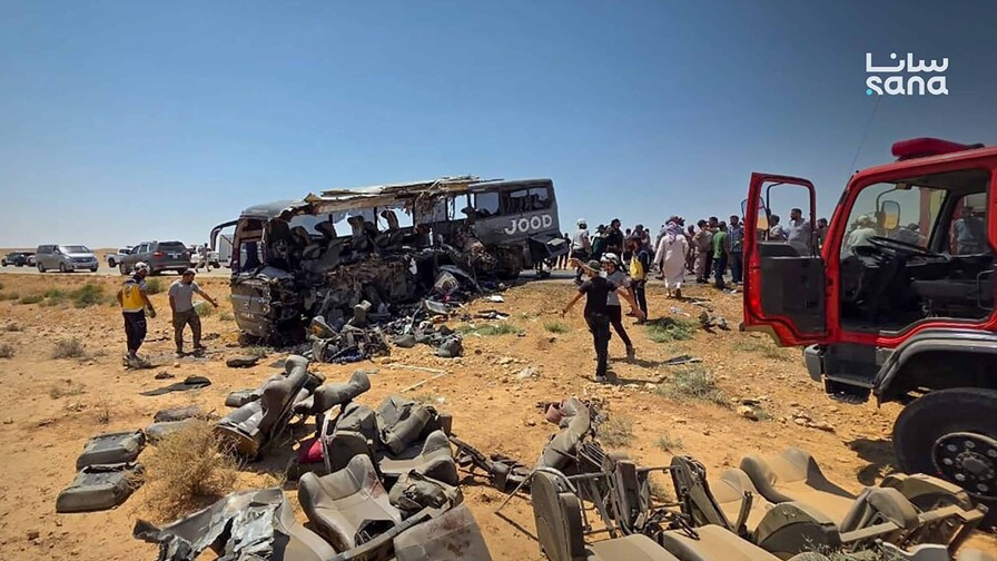 Al menos 35 muertos y 30 heridos en un choque entre dos autobuses en Siria