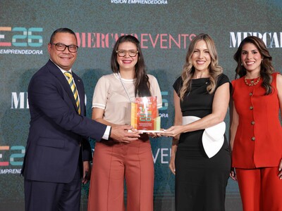 Banco Caribe y Revista Mercado reconocen a Elvira Garrido