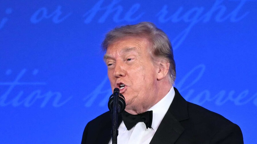 Trump asiste a la cena de corresresponsales de la Casa Blanca reprogramada tras un tiroteo