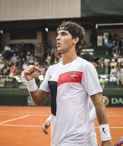 Peter Bertrán logra triunfo y avanza a cuarto de final Peter Bertrán logra triunfo y avanza a cuarto de final