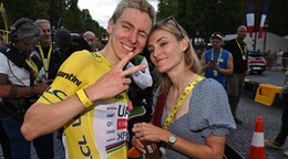 Tadej Pogacar entra en la p&aacute;gina de oro del Tour de Francia y Van der Poel se suma a la fiesta