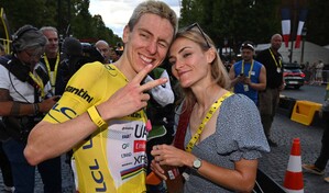 Tadej Pogacar entra en la p&aacute;gina de oro del Tour de Francia y Van der Poel se suma a la fiesta