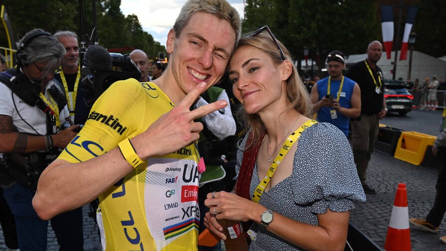Tadej Pogacar entra en la página de oro del Tour de Francia y Van der Poel se suma a la fiesta Tadej Pogacar entra en la página de oro del Tour de Francia y Van der Poel se suma a la fiesta