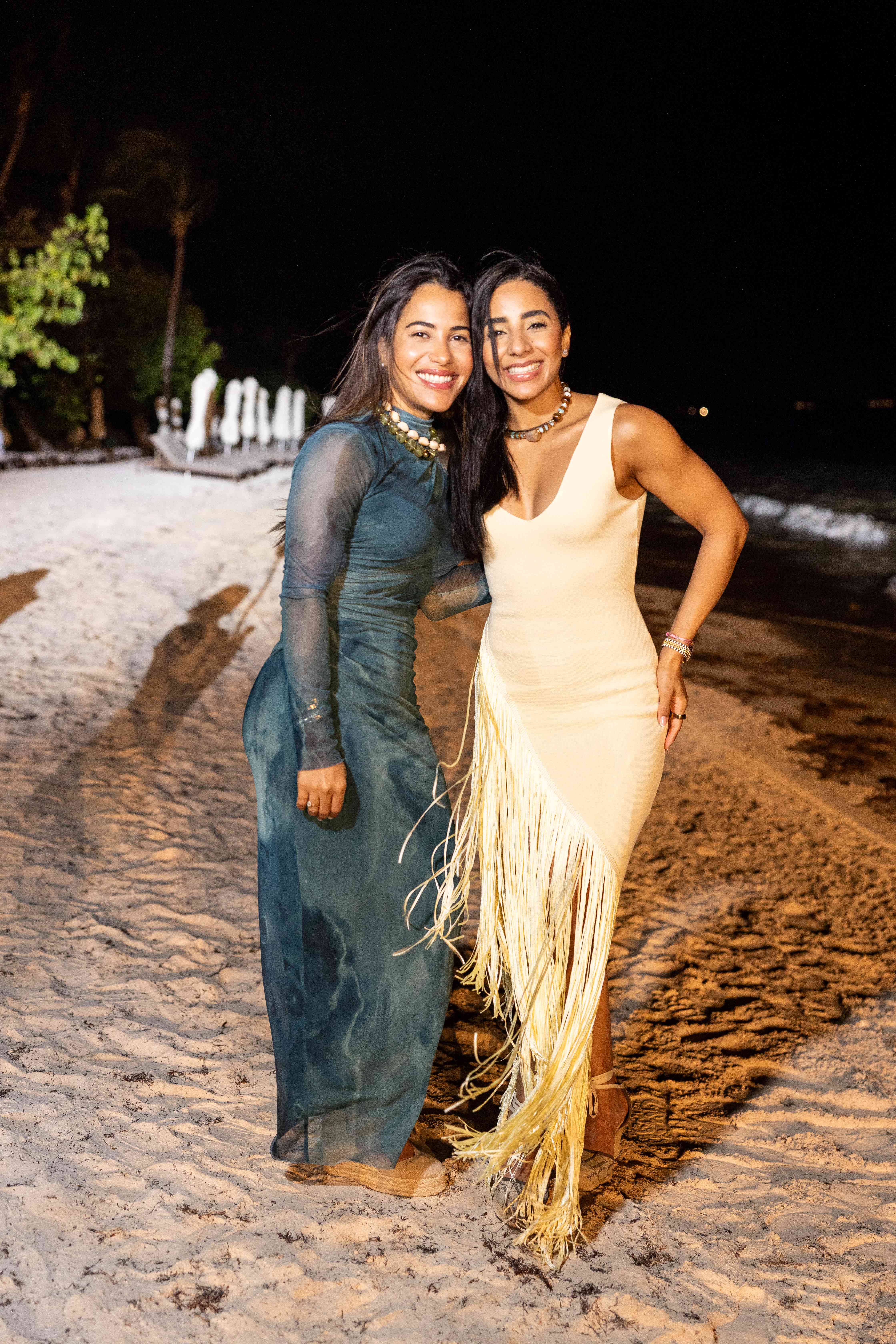 Anabelín Abreu y Eugelina Galvn.