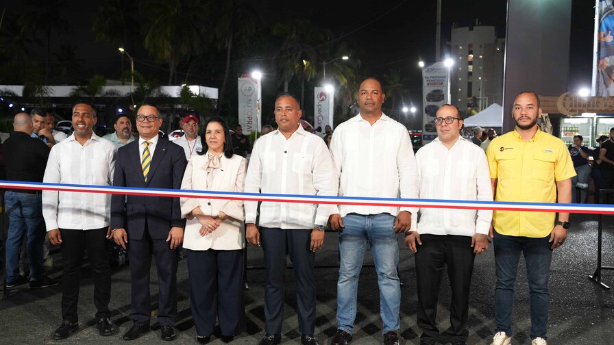 Asocivu inaugura su autoferia por el Día de los Padres Asocivu inaugura su autoferia por el Día de los Padres