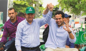 Uno como que se acostumbra: El gui&ntilde;o pol&iacute;tico de Omar Fern&aacute;ndez al asumir el papel de Leonel