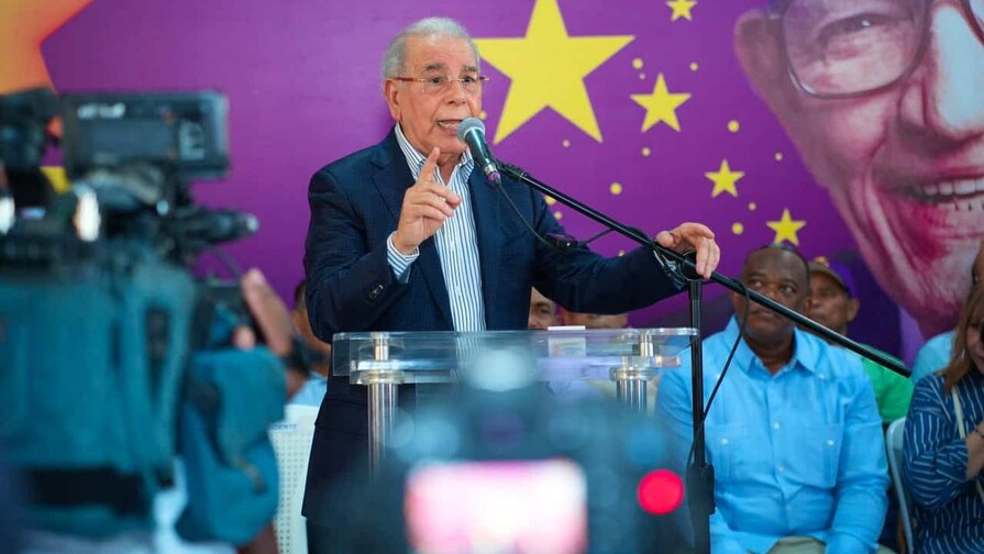 Danilo Medina asegura que el PLD volverá al poder en 2028 y manda a peledeístas a la calle Danilo Medina asegura que el PLD volverá al poder en 2028 y manda a peledeístas a la calle