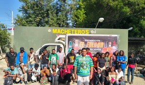 Detienen a 29 haitianos indocumentados en un cami&oacute;n de carga en Valverde