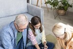 Doblemente papás, cuando los abuelos son los principales cuidadores de sus nietos Doblemente papás, cuando los abuelos son los principales cuidadores de sus nietos