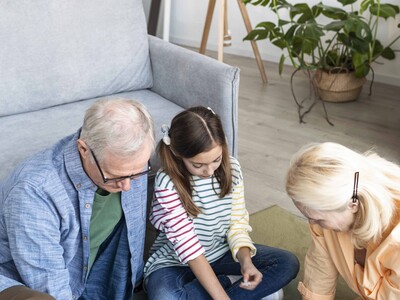 ¿Es recomendable que los abuelos cuiden a sus nietos?