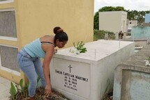 "Fue el mejor padre del mundo": entre flores y velas, el recuerdo venci&oacute; a la ausencia