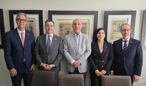 Ejecutivos del Popular visitan director de Diario Libre, An&iacute;bal de Castro