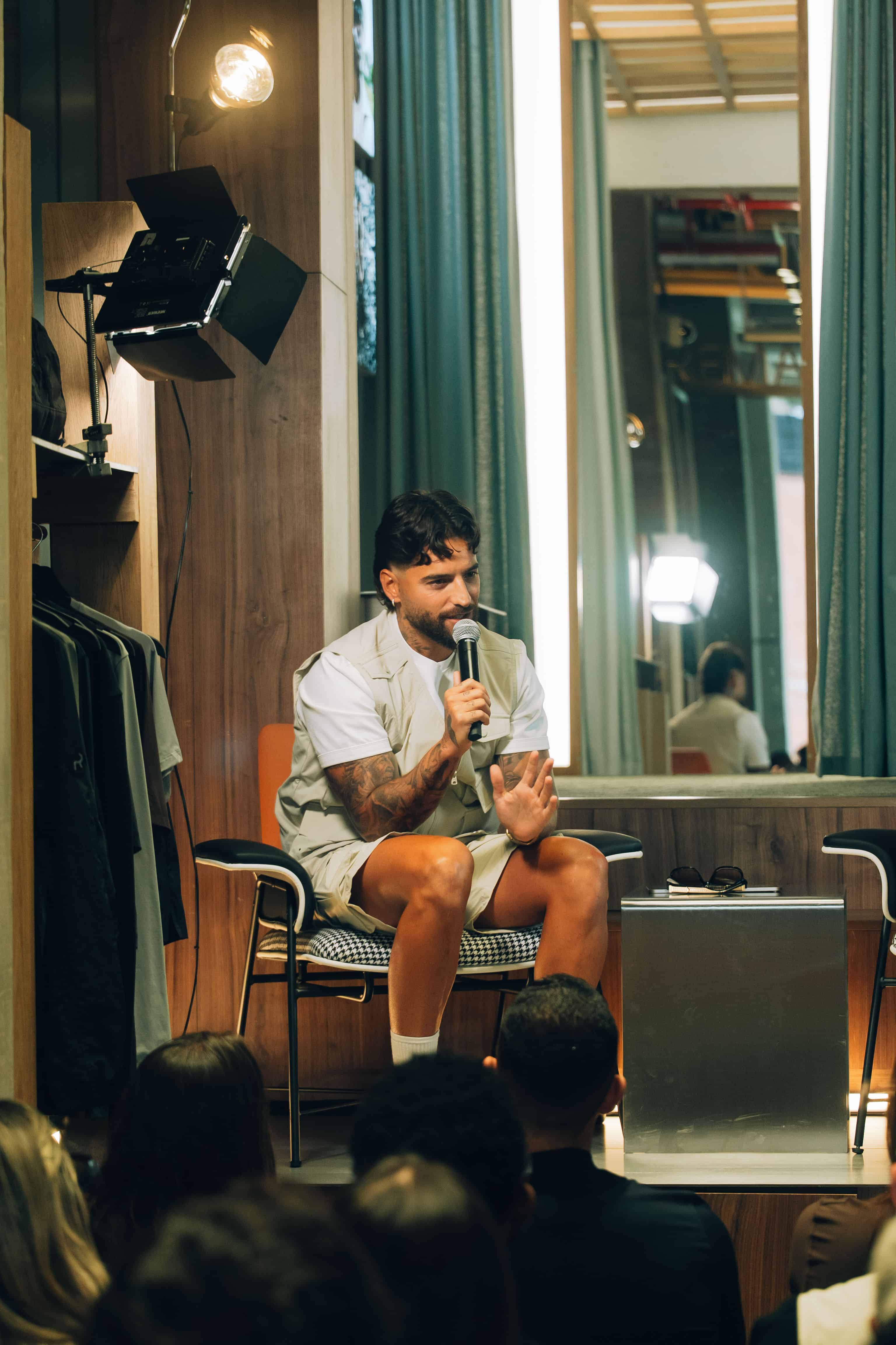 Maluma, director creativo de Remanence, durante el podcast en vivo realizado en el marco de la apertura de la tienda.