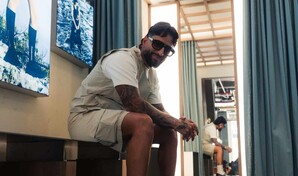 Maluma presenta su colección Golf Gorp en la inauguración de su tienda en Medellín