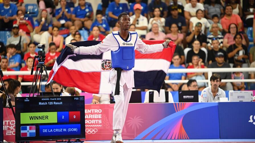 "Promet&iacute; que iba a conseguir el oro": Wilfrido de la Cruz celebra su victoria en taekwondo