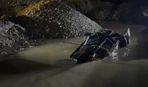 Cuatro personas mueren tras caer una yipeta a un r&iacute;o en Ban&iacute;