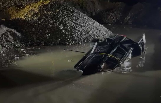 Cuatro personas mueren tras caer una yipeta a un r&iacute;o en Ban&iacute;