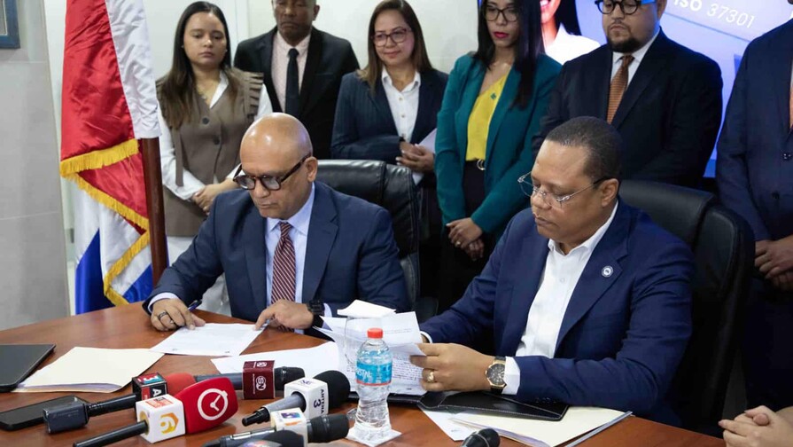 Empresas de cobranza acuerdan frenar llamadas insistentes y reclamos a personas ajenas a las deudas