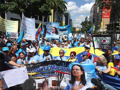 El chavismo y la oposición se movilizan en Venezuela